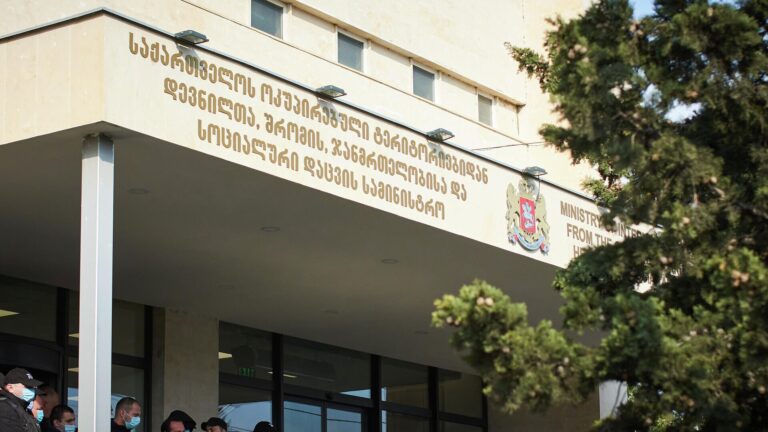 სასწრაფო ოფთალმოლოგიური ოპერაციები არ ფინანსდება, სიმართლეს არ შეესაბამება – ჯანდაცვის სამინისტრო