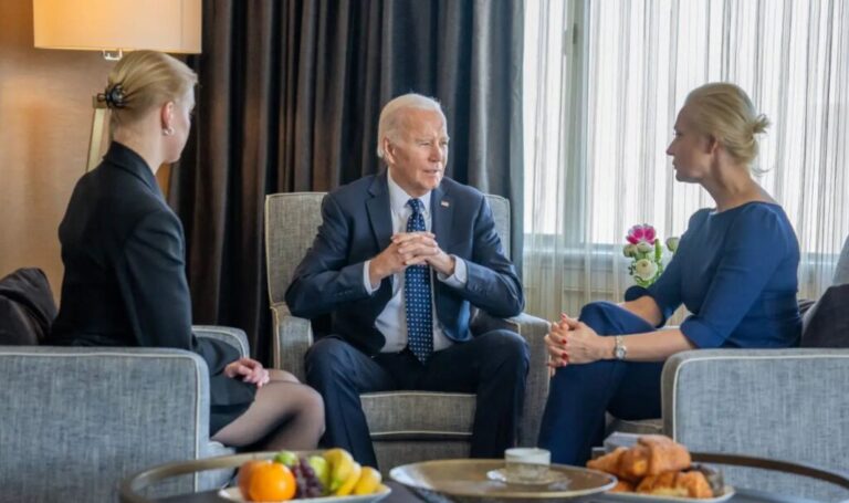 ჯო ბაიდენი ალექსეი ნავალნის მეუღლესა და შვილს შეხვდა