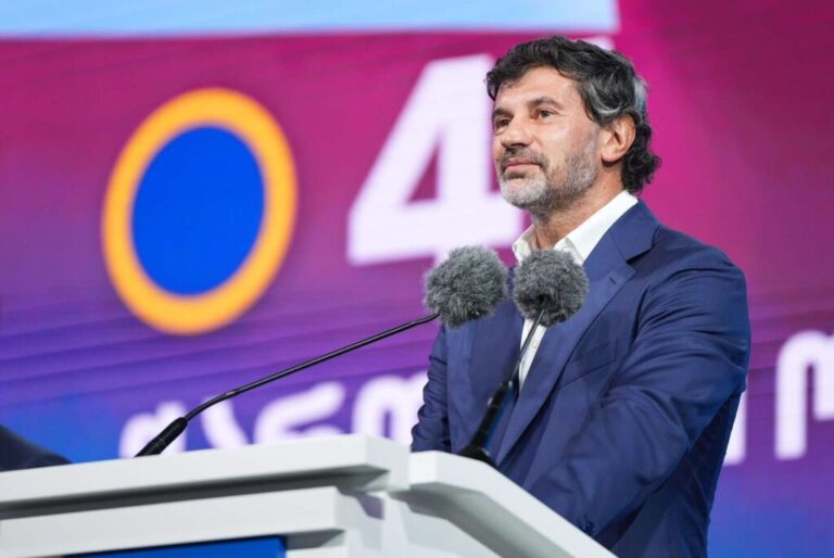 ბრძოლის საუკეთესო მაგალითია ბიძინა ივანიშვილი, 2012 წელს, როდესაც ყველაზე მეტად სჭირდებოდა ჩვენს სამშობლოს, თავისი ოჯახით დადგა ქვეყნის გვერდით -კახა კალაძე