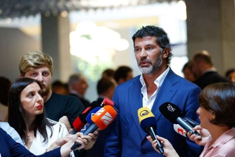 გახარიაც ჩვეულებრივ კოალიციაშია შესული „ნაციონალურ მოძრაობასთან“, ერთი გუნდია -კახა კალაძე