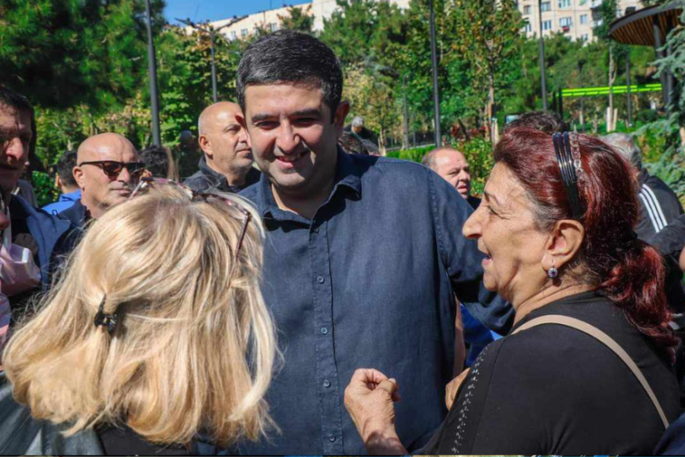 „ქართული ოცნების“ საარჩევნო კამპანიის ფარგლებში დელეგატი ნიკა ელისაშვილი ისნის რაიონის მოსახლეობასთან შეხვედრებს აგრძელებს