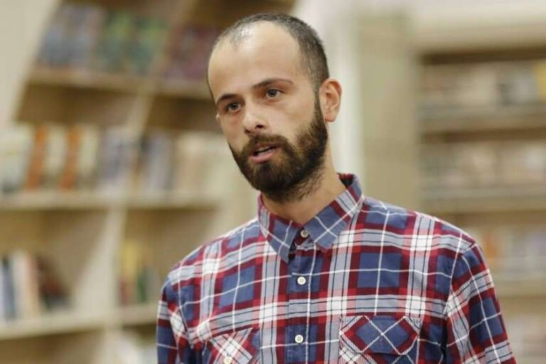 პრეზიდენტის ფუნქცია არ არის არჩევნების აღიარება ან არაღიარება, ის ვალდებულია, მოიწვიოს პარლამენტის სხდომა, თუ არ მოიწვევს, კონსტიტუციას დაარღვევს -ვახუშტი მენაბდე