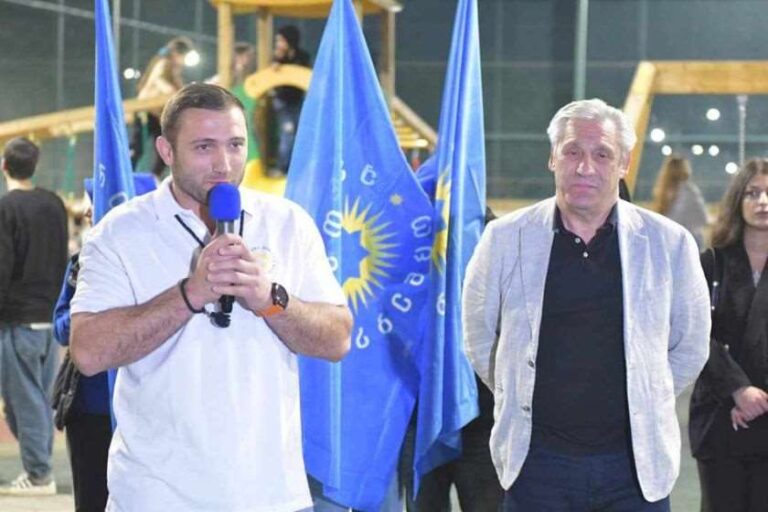 „ქართული ოცნების“ სამგორის რაიონის დელეგატი ვარლამ ლიპარტელიანი საქნავთის დასახლების მოსახლეობას შეხვდა