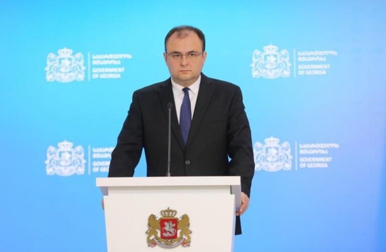 საღებავის შემსხმელზე უფრო დიდი ლაჩარი მისი საქციელის მომწონებელი და შემქებია-რატი ბრეგაძე