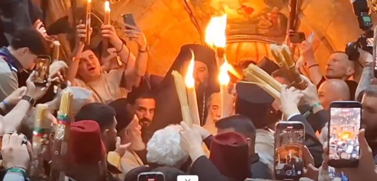 წმინდა ცეცხლის გადმოსვლა იერუსალიმში, მაცხოვრის საფლავი კუვუკლიაში